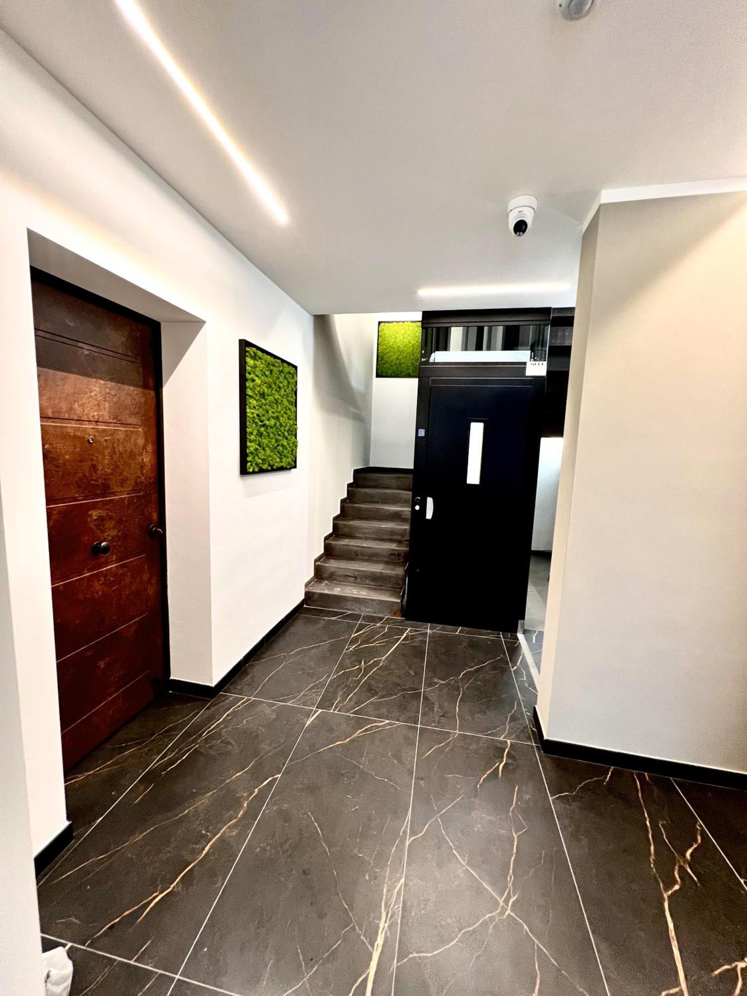 5 Terre Hub 1 *